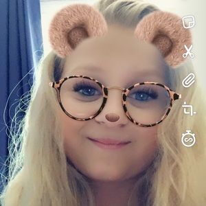 Meet your Posher, Addison